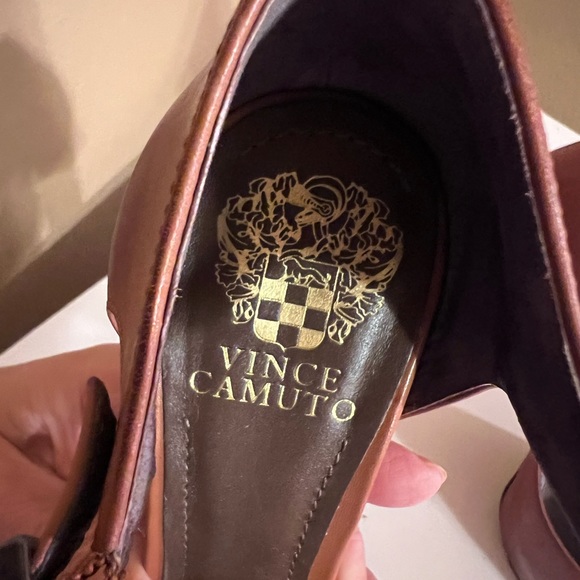 Vince Camuto tan platform heel. Size 9.5 - Picture 3 of 9